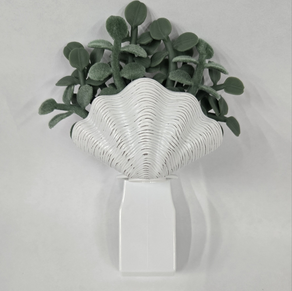Bath and Body Works Wallflowers Fragrance Plug Shell Succulent Beach Plant